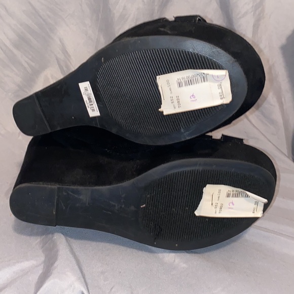 Torrid Platform - Picture 6 of 9
